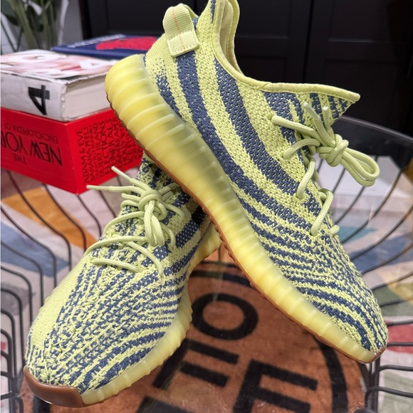 Yeezy 350 men’s size 11 Yellow and Blue Sneakers - Picture 4 of 8